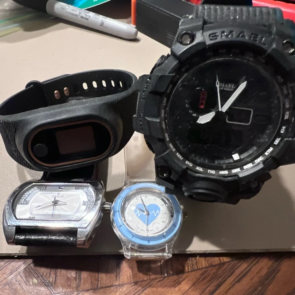 10/$20 Lot of 4 Men’s & Women’s Watches for Parts